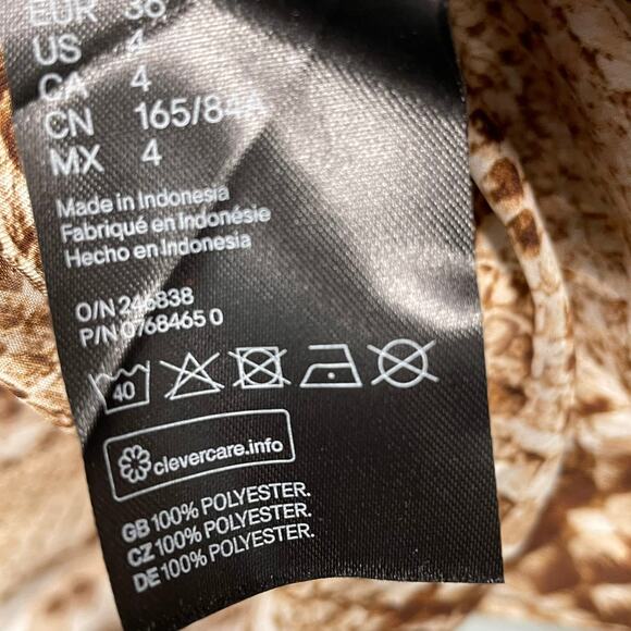 H&M Wide Cut Snakeskin Print Blouse Long Balloon Sleeve Stand Collar Keyhole 4 - Picture 8 of 8